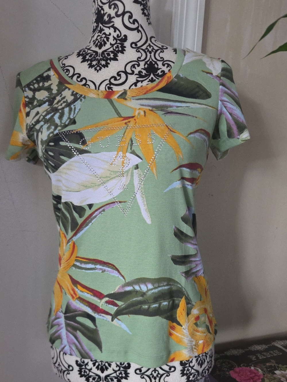 Guess Women’s Mint Green Tropical Print Short Sleeve Top